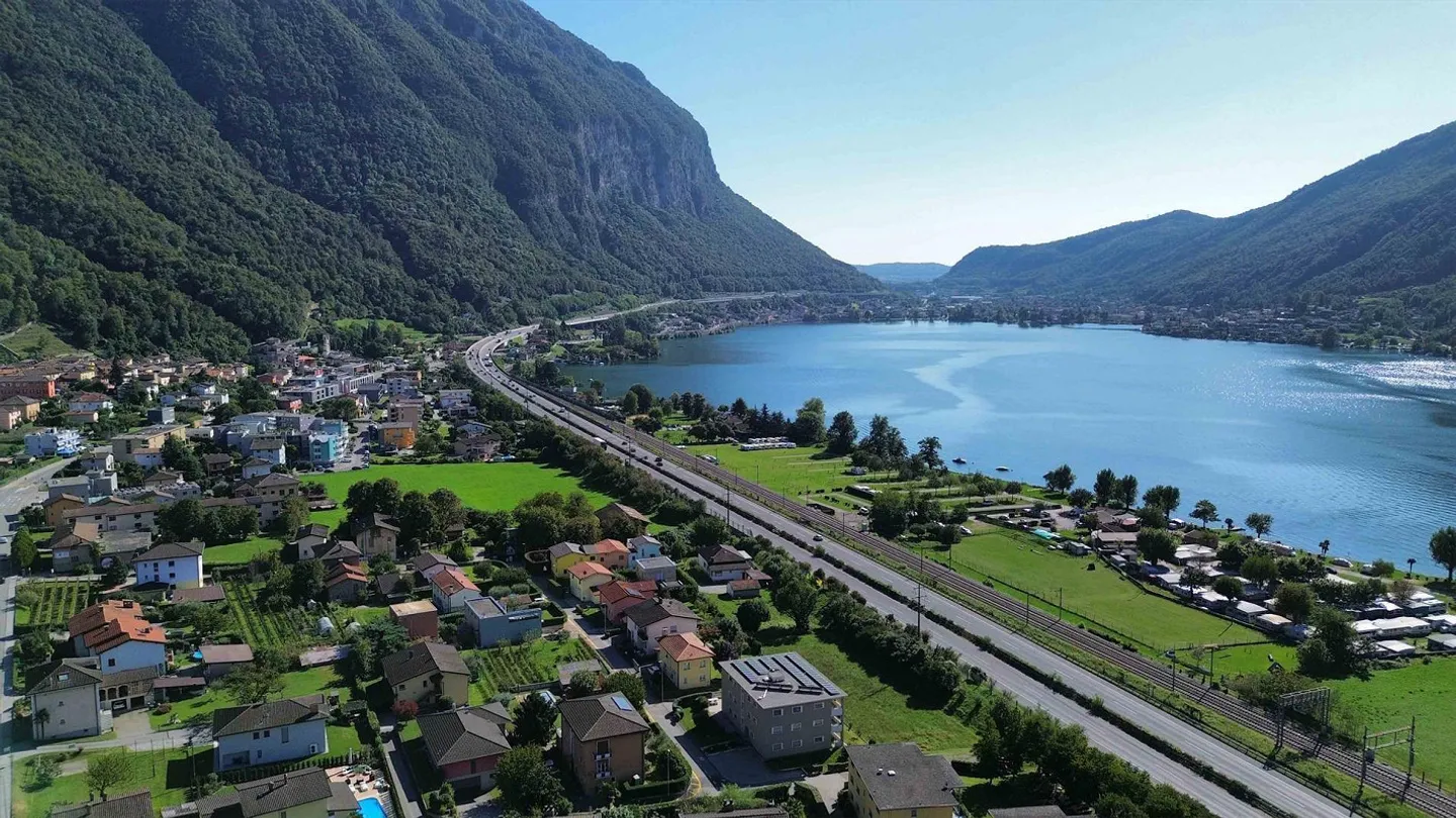 Spacious Twin House with Garden - Photo 12 of 19