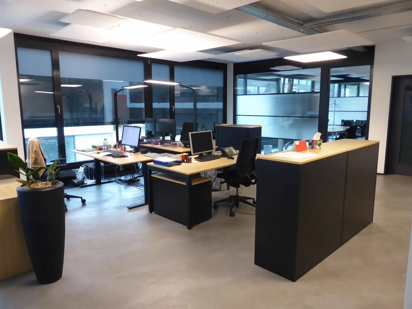 Spazio ufficio 254m2, sala archivio 54m2 e 10 posti auto - Foto 8 di 13