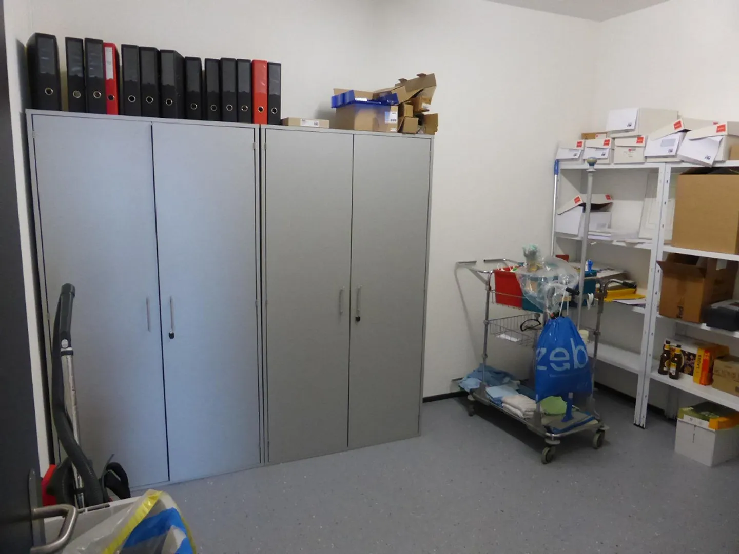 Spazio ufficio 254m2, sala archivio 54m2 e 10 posti auto - Foto 11 di 13