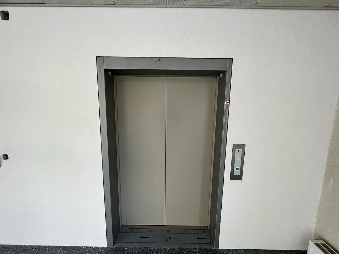 Zentrale Gewerbefläche zu Vermieten - Foto 11 von 13