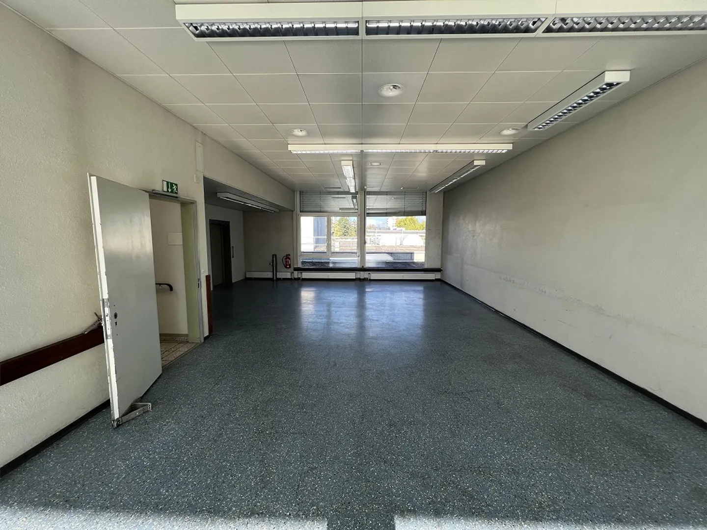 Zentrale Gewerbefläche zu Vermieten - Foto 9 von 13