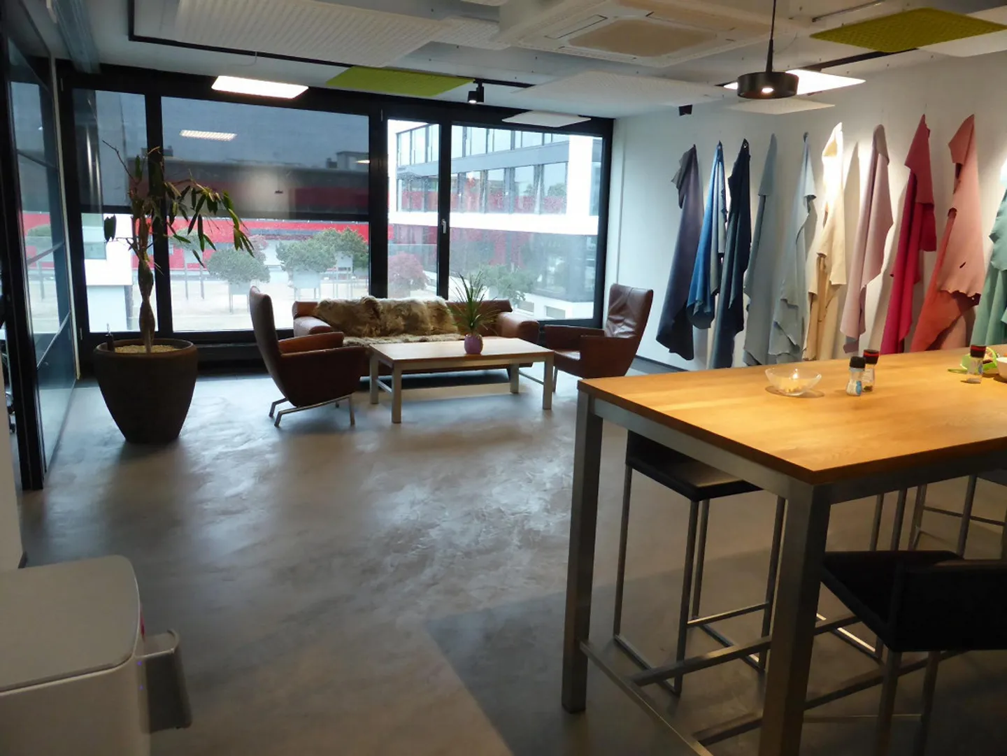 Spazio ufficio 254m2, sala archivio 54m2 e 10 posti auto - Foto 10 di 13