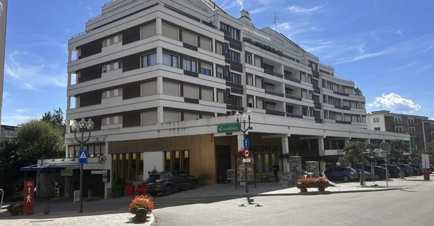 Commercial space in the heart of Crans - Photo 1 of 11