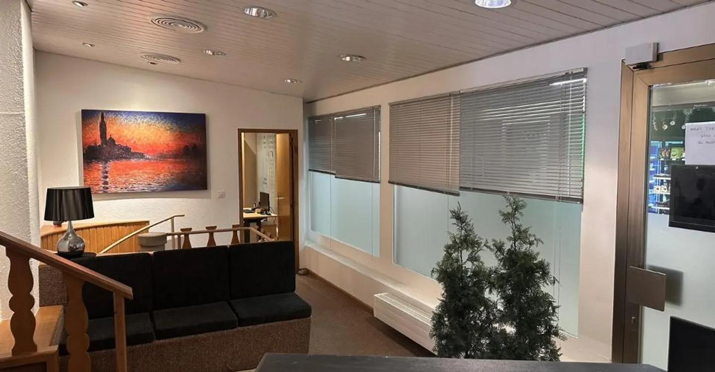 Commercial space in the heart of Crans - Photo 3 of 11
