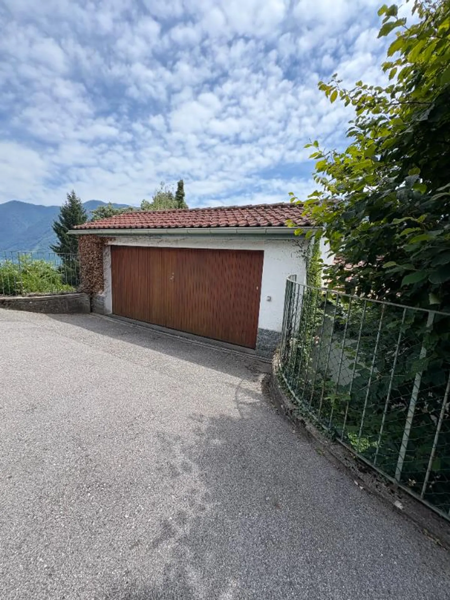 Villa indipendente con vista parziale sul lago e giardino - Foto 5 di 9
