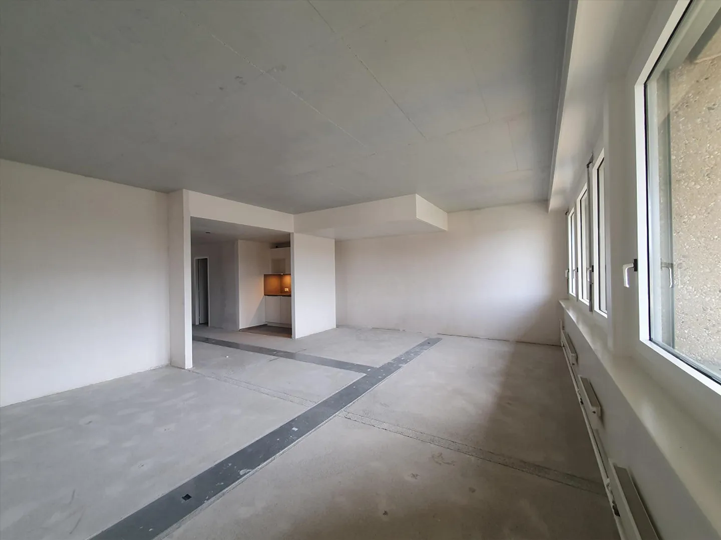 Spazio ufficio grezzo a pochi passi dal CEVA - Foto 5 di 9