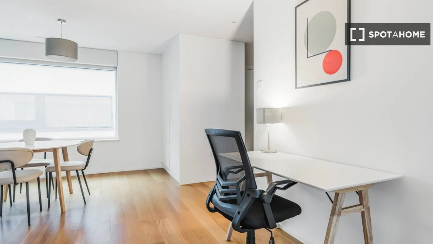 Appartement à louer - Photo 2 sur 18