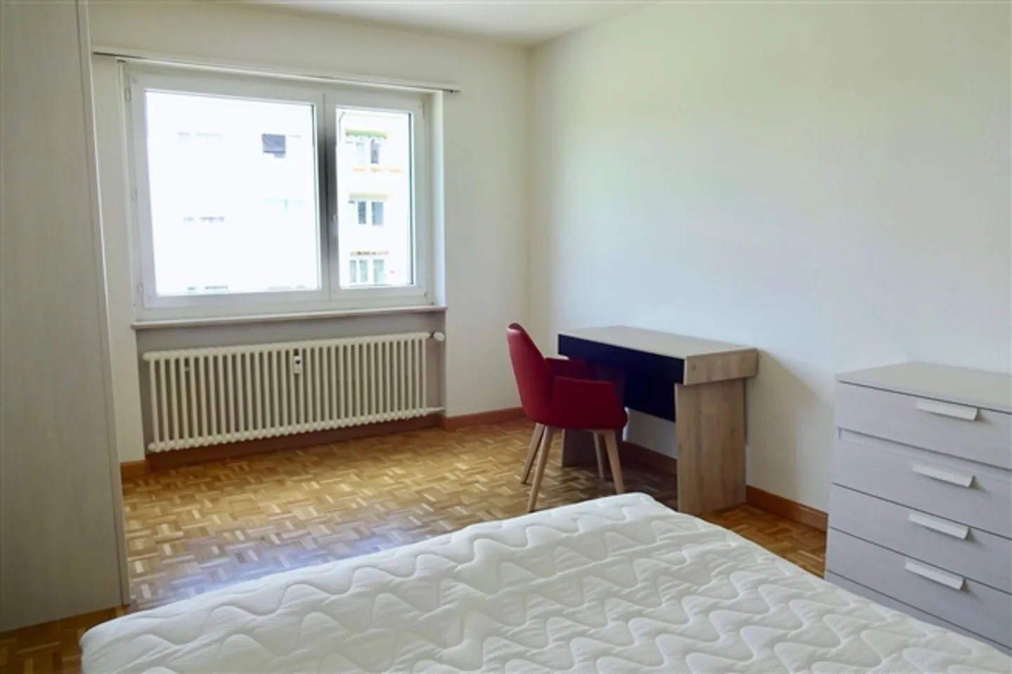 Chambre partagée meublée avec style dans un endroit calme à Bâle - Photo 6 sur 9