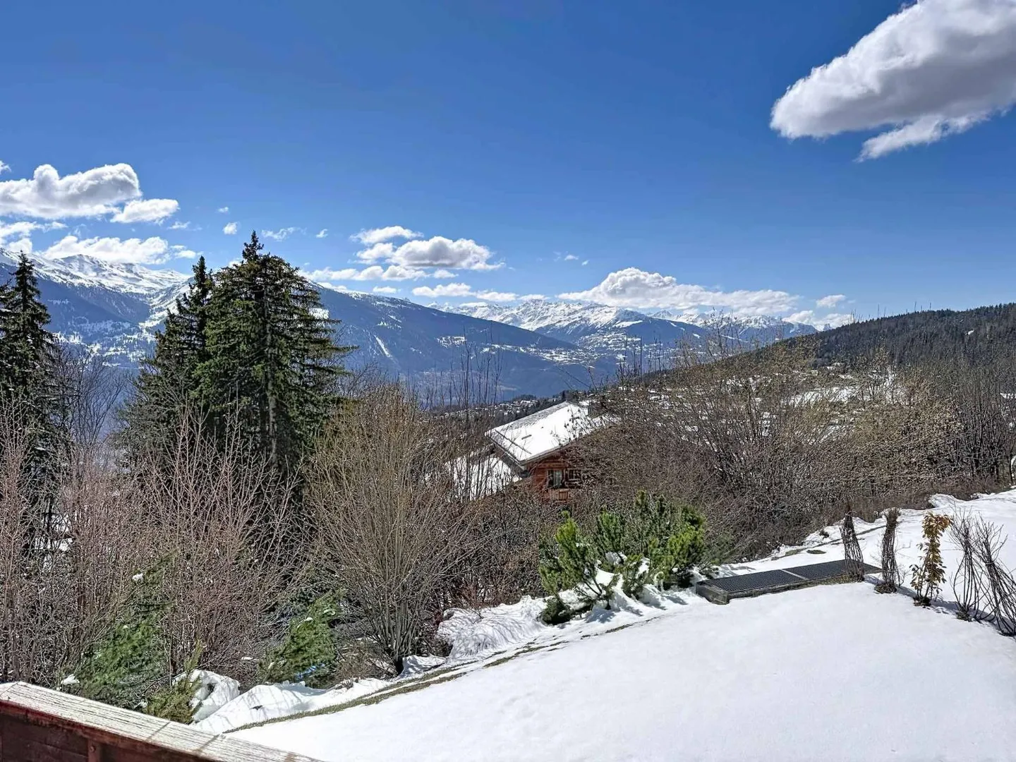 Appartement style chalet avec jardin - Photo 3 sur 10