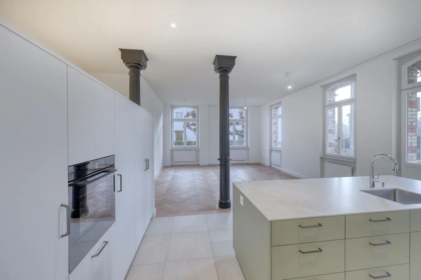 Exclusive 3.5-room garden apartment - Historical charm meets modern living luxury - Photo 3 of 10