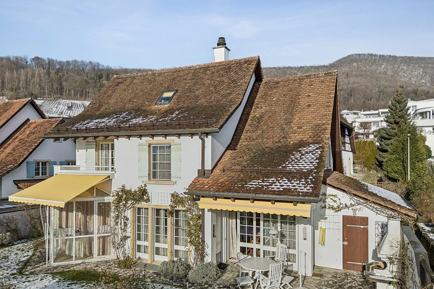 Vivere esclusivamente in una posizione tranquilla al Lägernhang - Foto 1 di 13