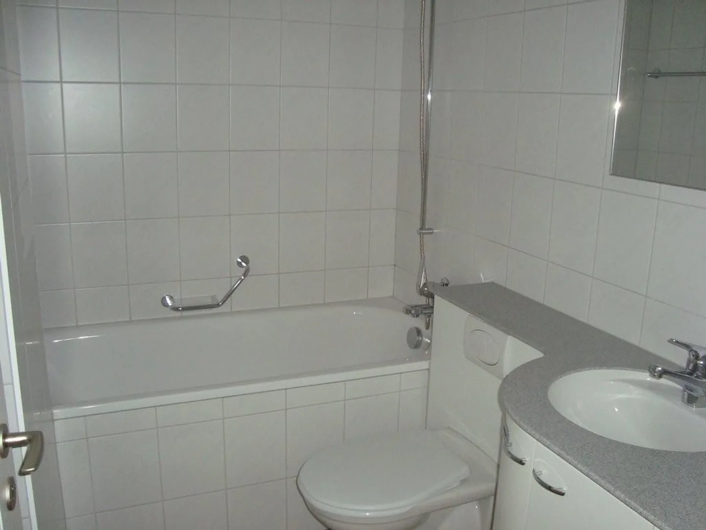 Charmante appartement 2 pièces avec balcon dans le quartier de Schosshalde! - Photo 5 sur 6