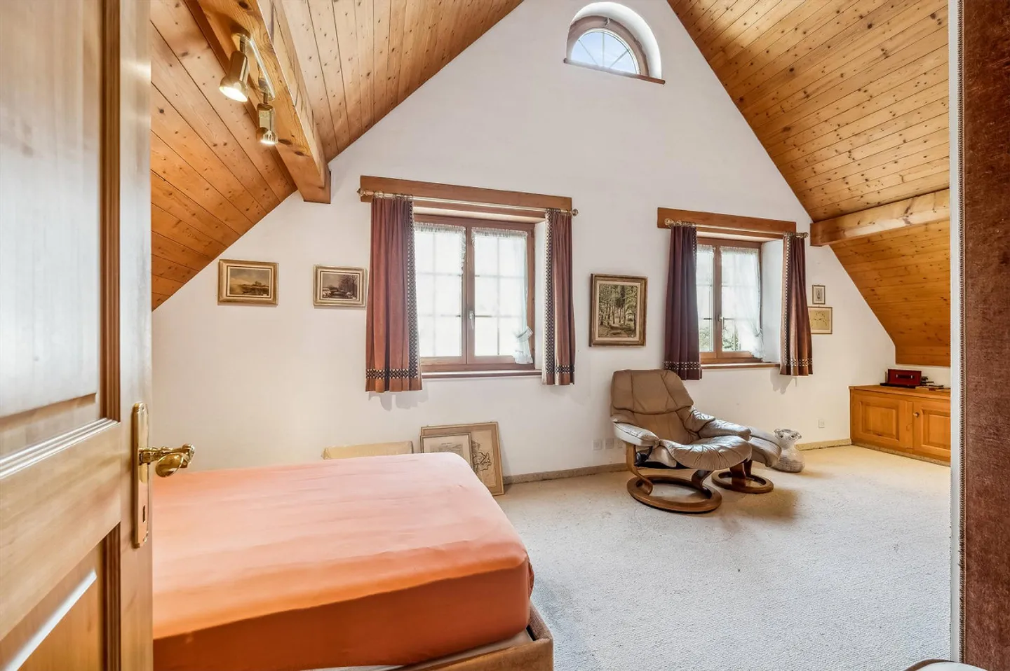 Vivere esclusivamente in una posizione tranquilla al Lägernhang - Foto 5 di 13