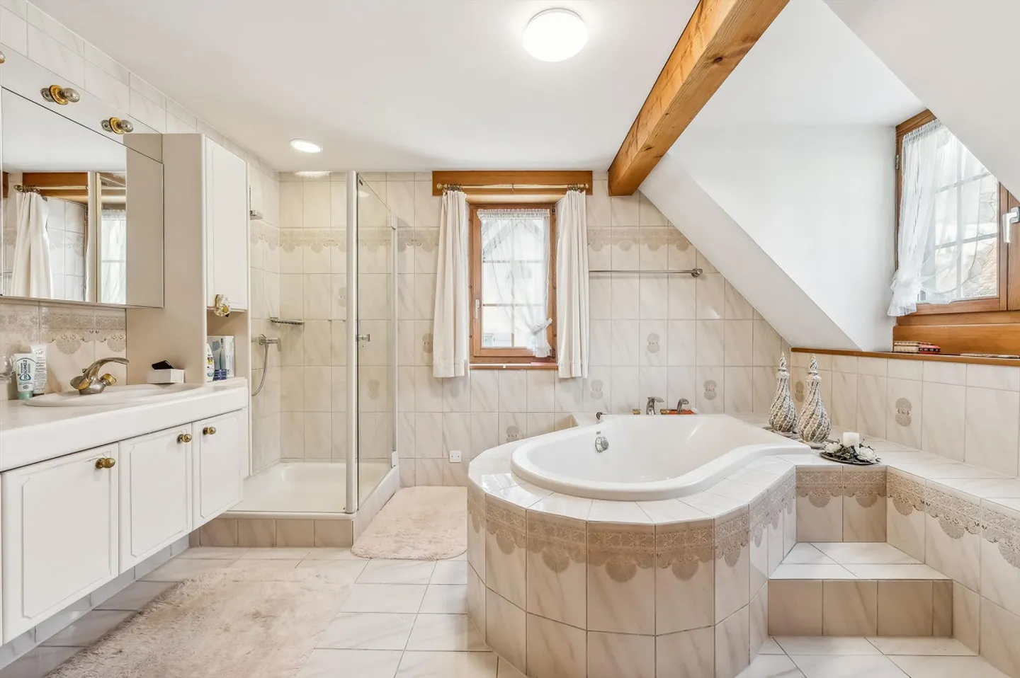 Vivere esclusivamente in una posizione tranquilla al Lägernhang - Foto 7 di 13