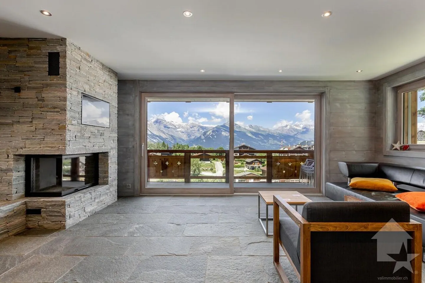 Luxurious Chalet with Stunning Views - Photo 1 of 24