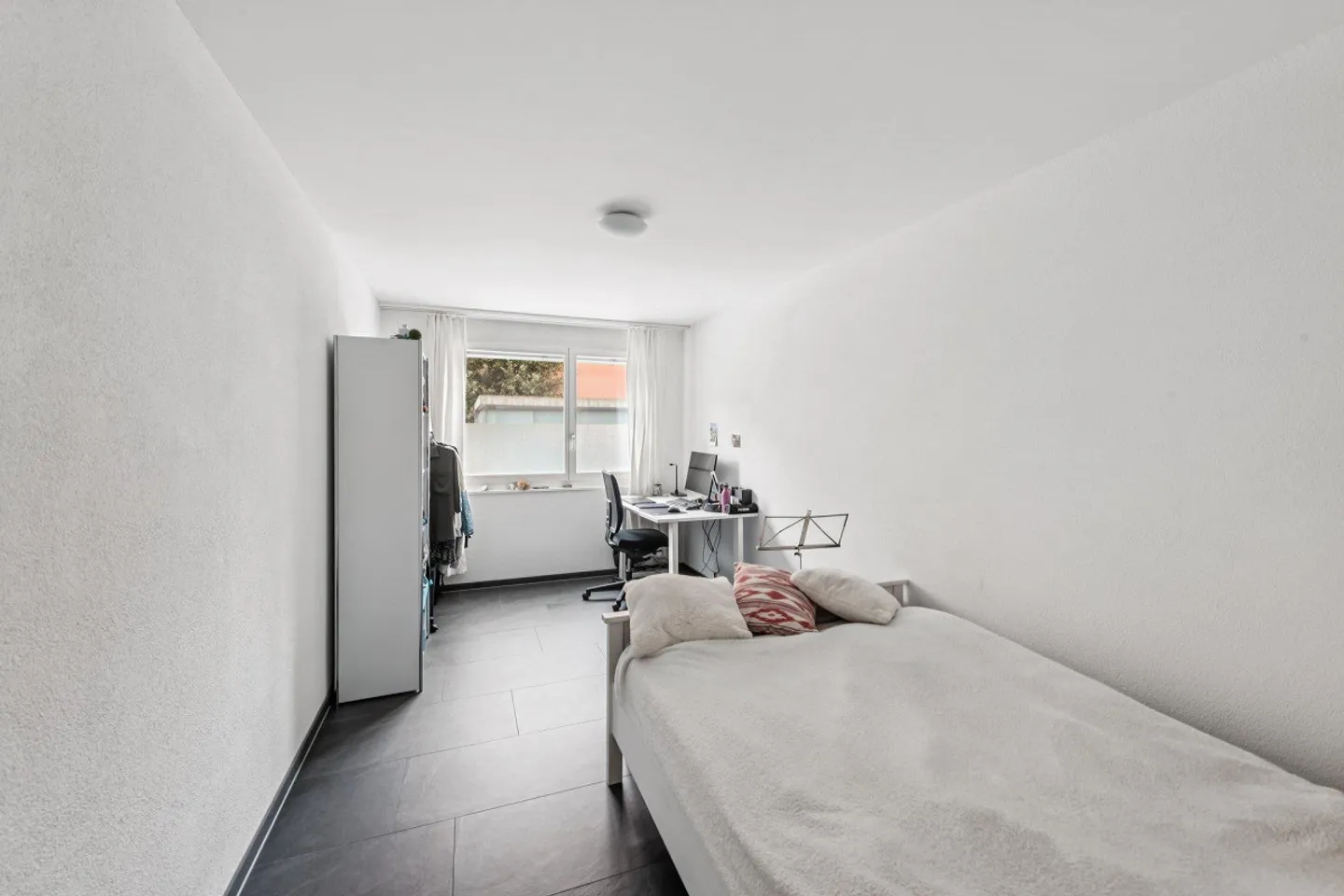 5.5 Room Apartment in a Central Location at the Train Station in Wettingen - Photo 11 of 12
