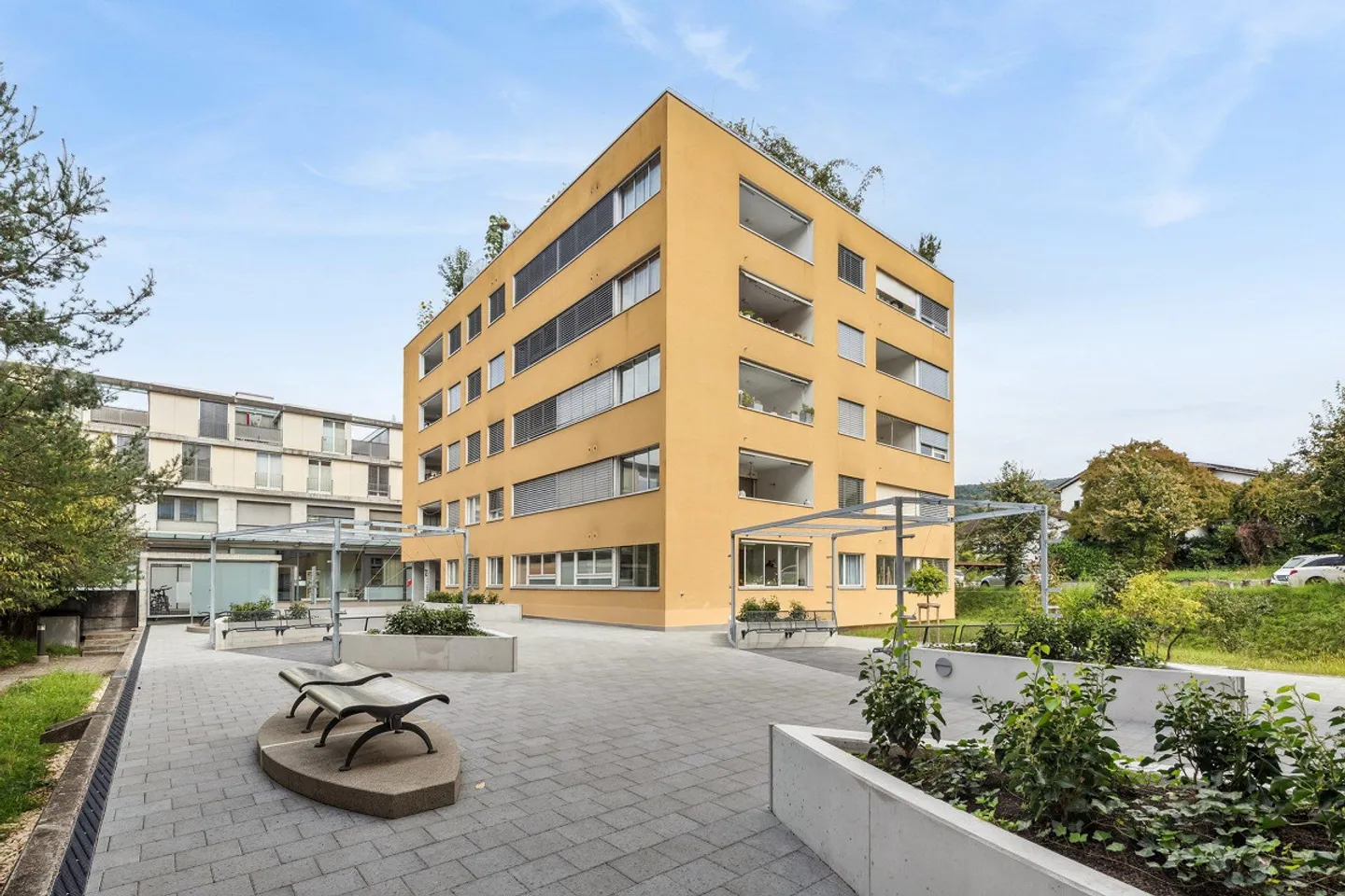 5.5 Room Apartment in a Central Location at the Train Station in Wettingen - Photo 1 of 12
