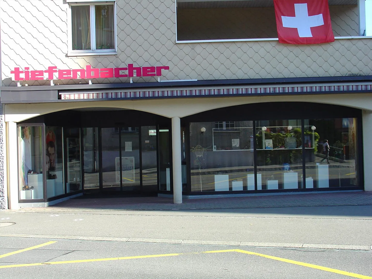 Volltreffer!! Zentraler in Goldau geht nicht!! - Foto 1 von 14