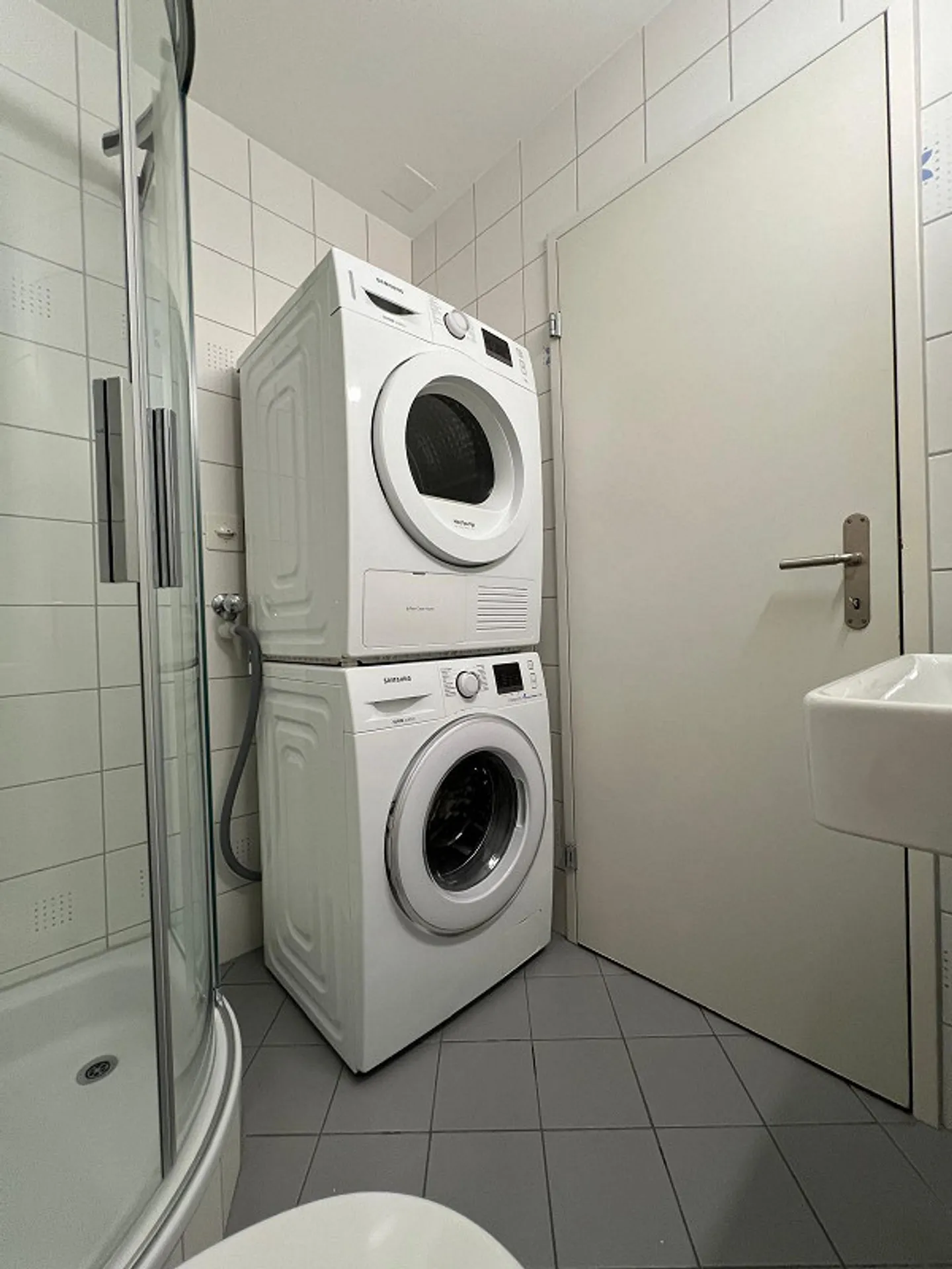 Newly renovated, spacious 4.5 room apartment with great views - Photo 13 of 24