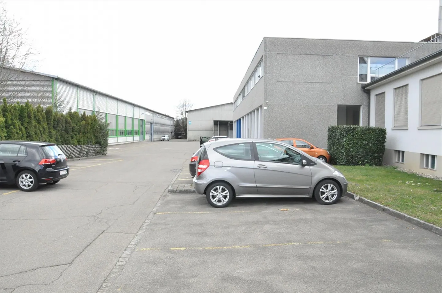 Parkplatz Nähe Bahnhof - Foto 1 von 3