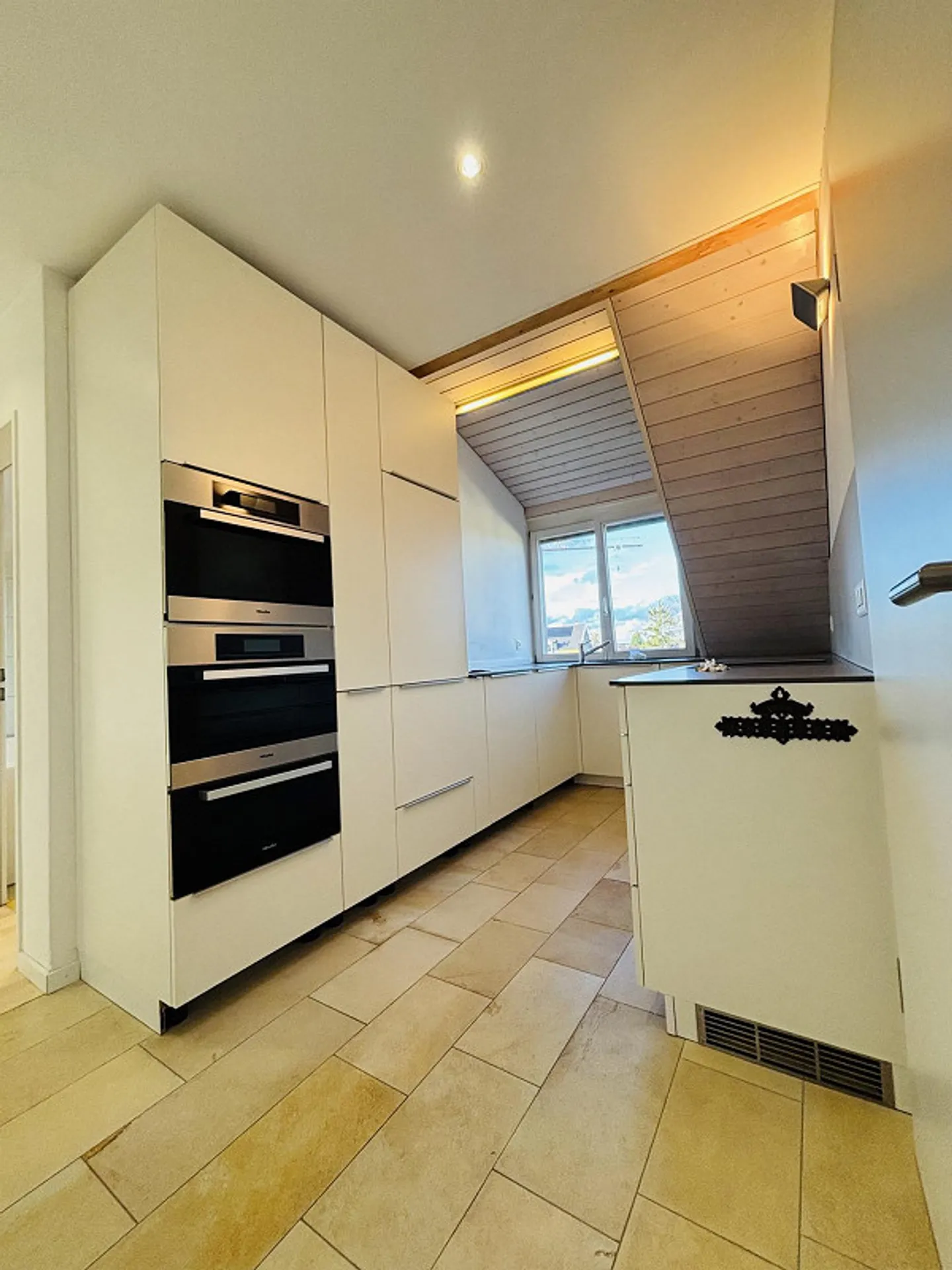 Cozy Central Attic Apartment - Photo 2 of 14