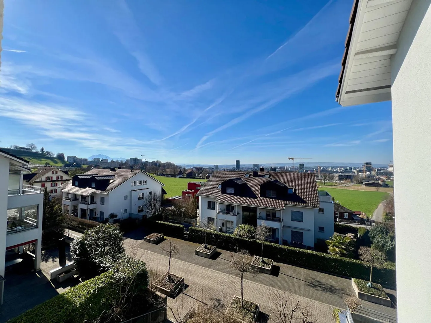 Newly renovated, spacious 4.5 room apartment with great views - Photo 17 of 24