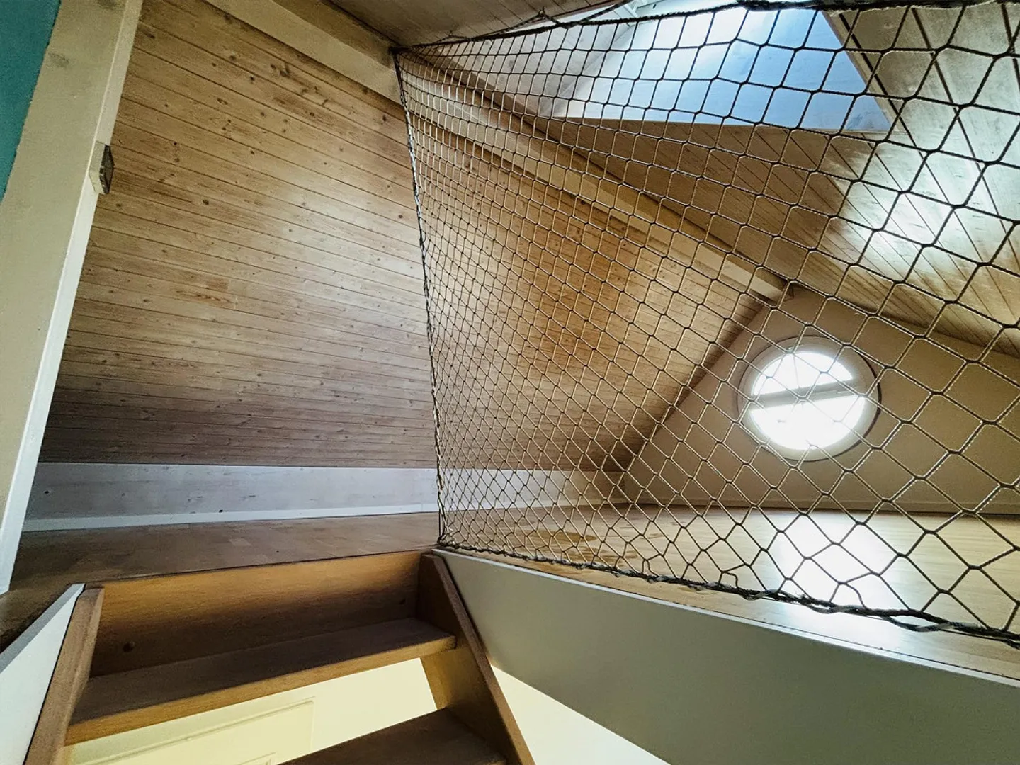 Cozy Central Attic Apartment - Photo 9 of 14