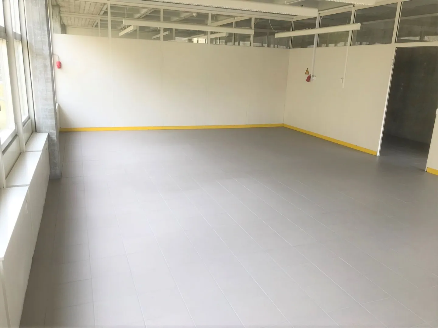 Espace commercial/bureau spacieux pour une utilisation individuelle - Photo 5 sur 9