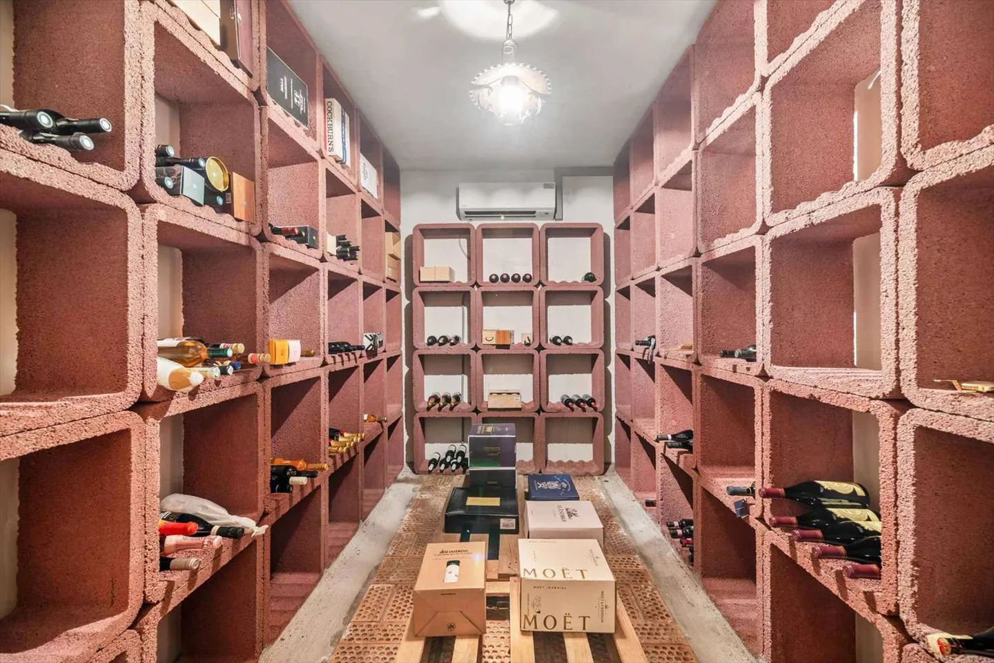 LUTRY SUD - Casa unifamiliare con vista mozzafiato e piscina interna - Foto 11 di 12
