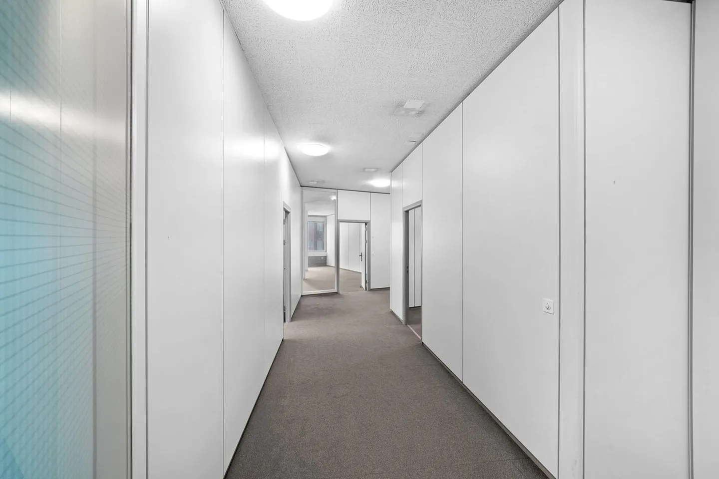 Geräumige Bürofläche zu vermieten - Foto 11 von 14