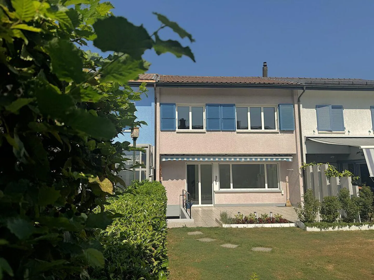 Ein eigenes Haus. Ein eigener Garten. Einfach etwas Gäbigs. - Photo 1 sur 15