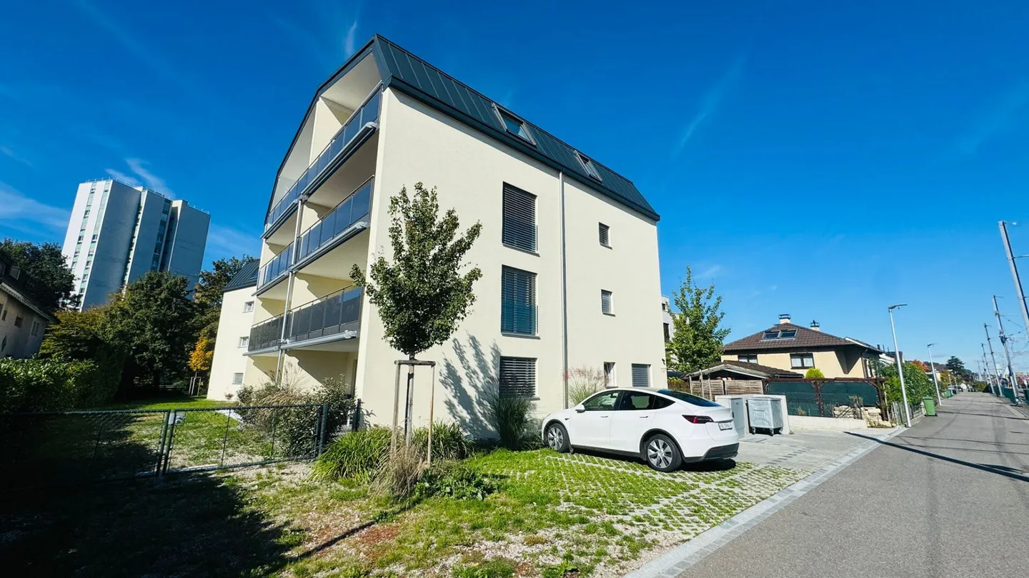 Moderne attraktive 2.5-Zimmer-Wohnung in Reinach - mit Balkon & eigenem Waschturm - Foto 1 von 10