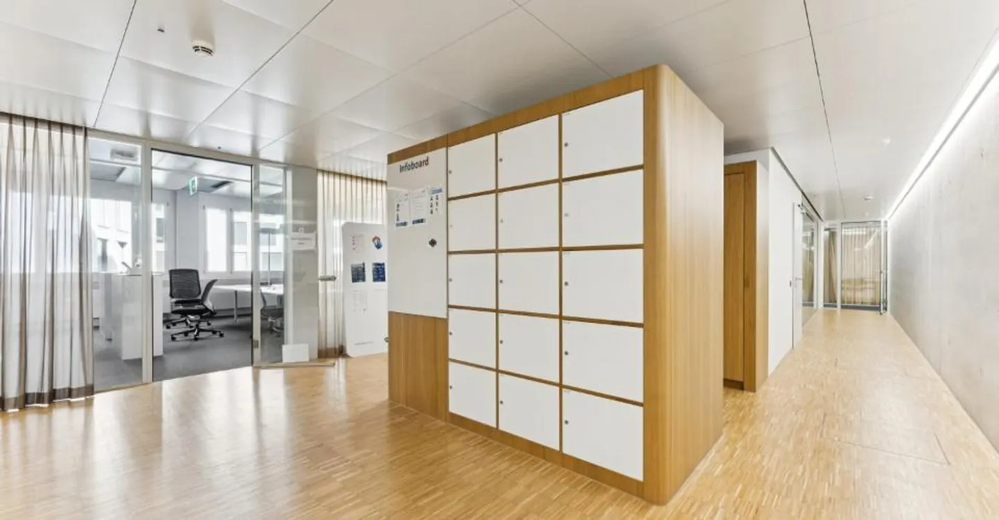 Flexible office space with existing expansion and top connections - Photo 7 of 12