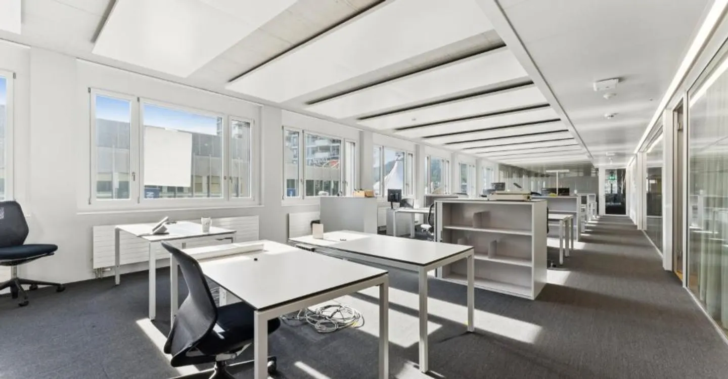 Flexible office space with existing expansion and top connections - Photo 8 of 12