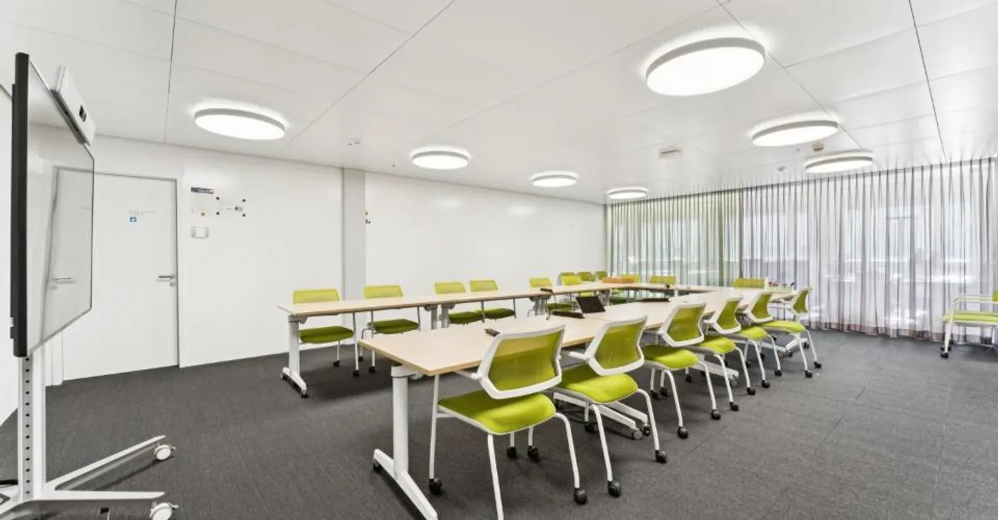 Flexible office space with existing expansion and top connections - Photo 12 of 12