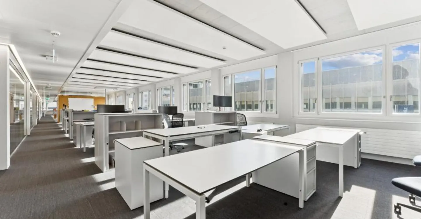 Flexible office space with existing expansion and top connections - Photo 11 of 12