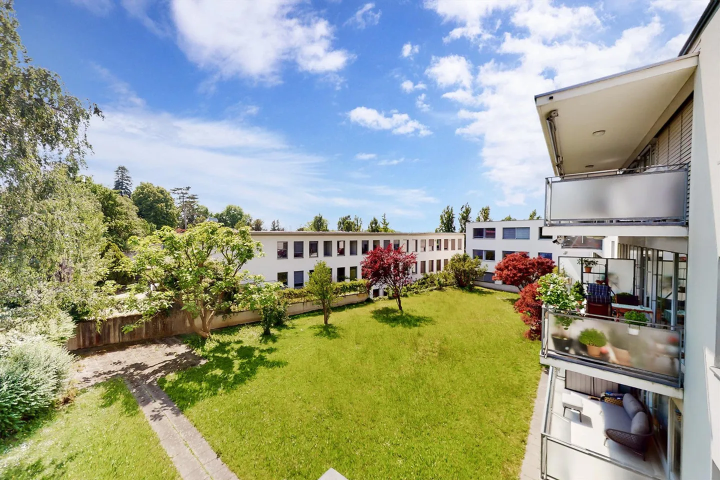 Proche de la frontière et de la nature : appartement de 4.0 pièces avec balcon - Photo 2 sur 9