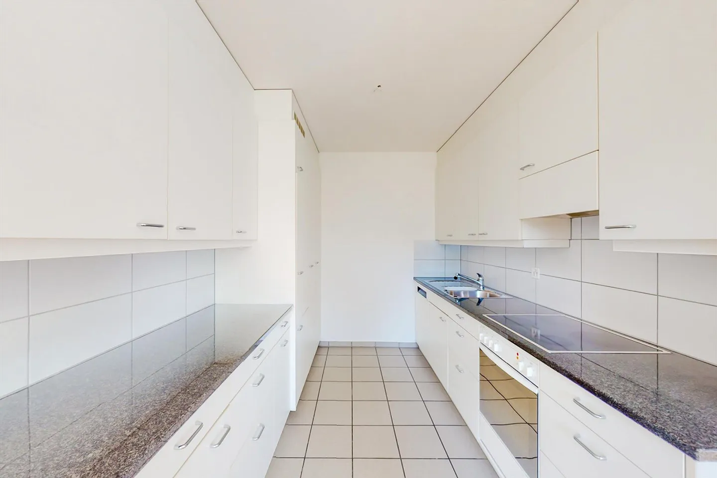 Proche de la frontière et de la nature : appartement de 4.0 pièces avec balcon - Photo 3 sur 9