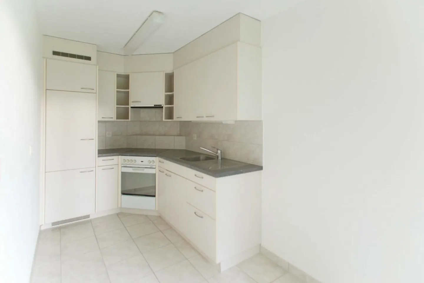 Appartement central de 2,5 pièces à Dietlikon - Photo 3 sur 7