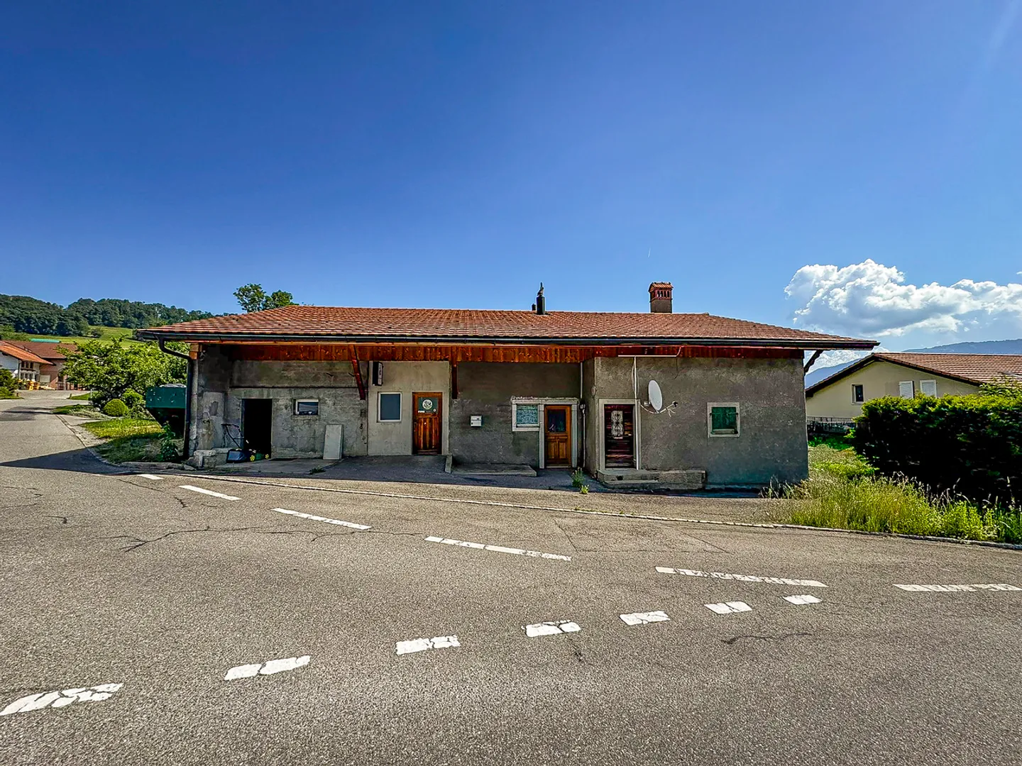 Village house in the heart of Gumefens – Great potential on 830 m² - Photo 3 of 23