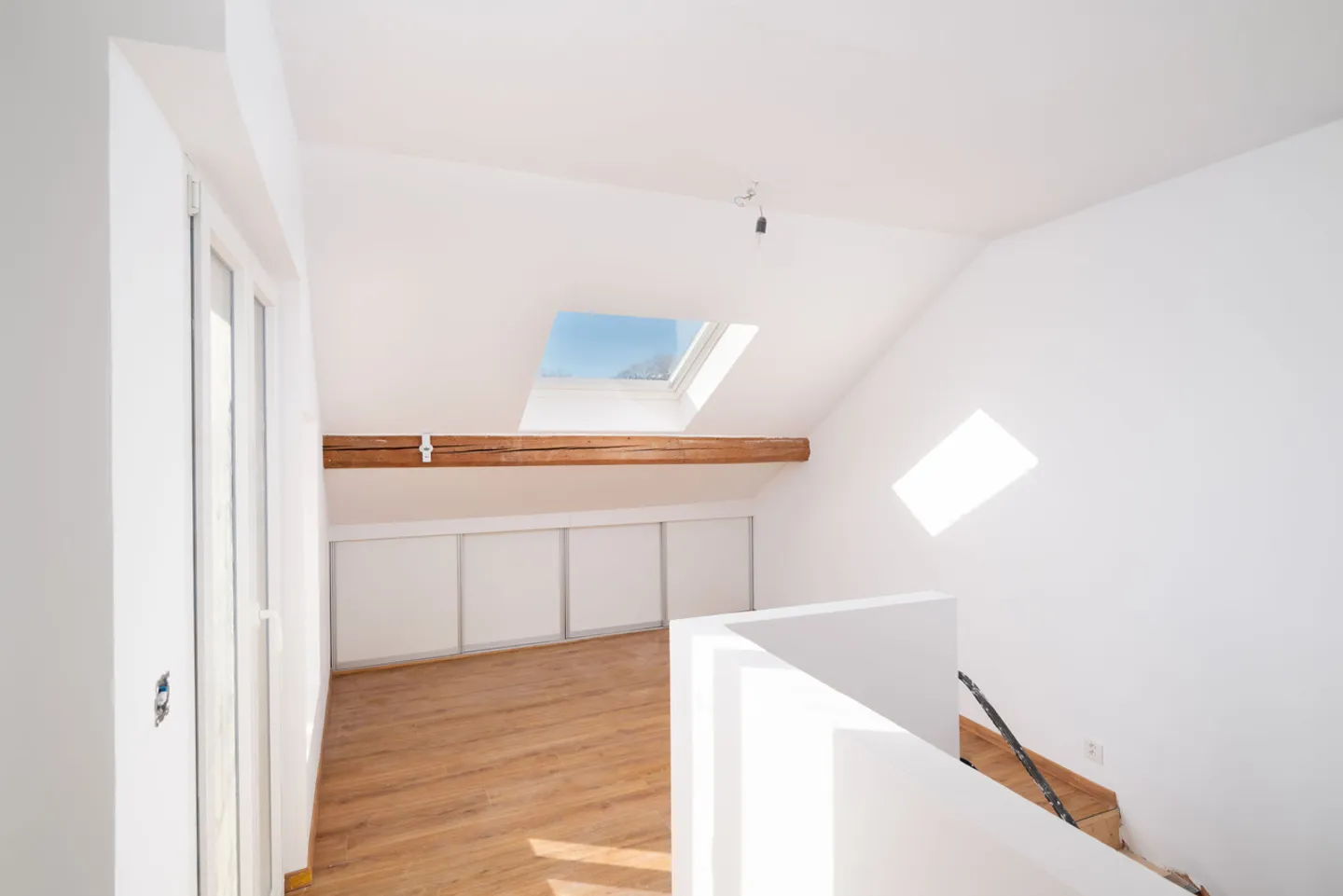 Beautiful renovated apartment in a village building - Photo 5 of 14