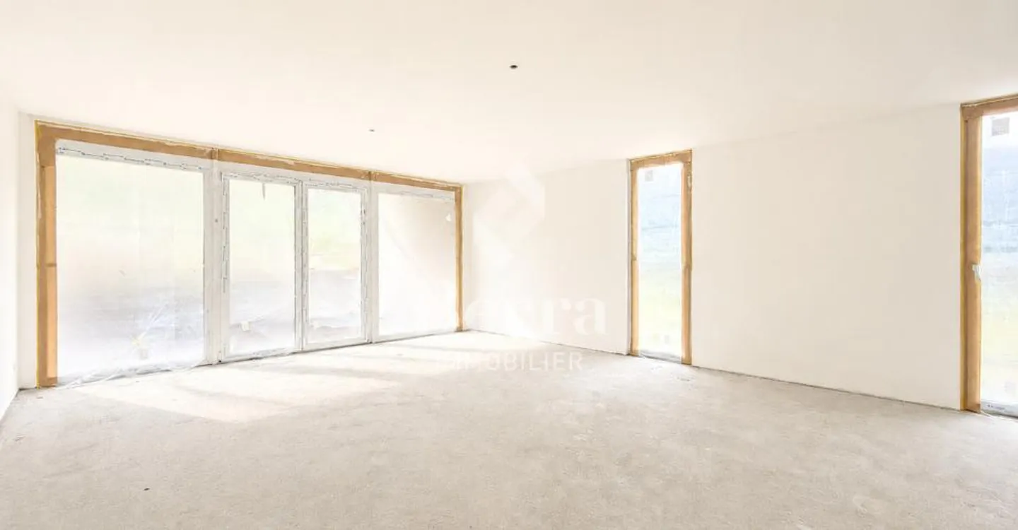 Modern Apartment in Saxon - Photo 3 of 12
