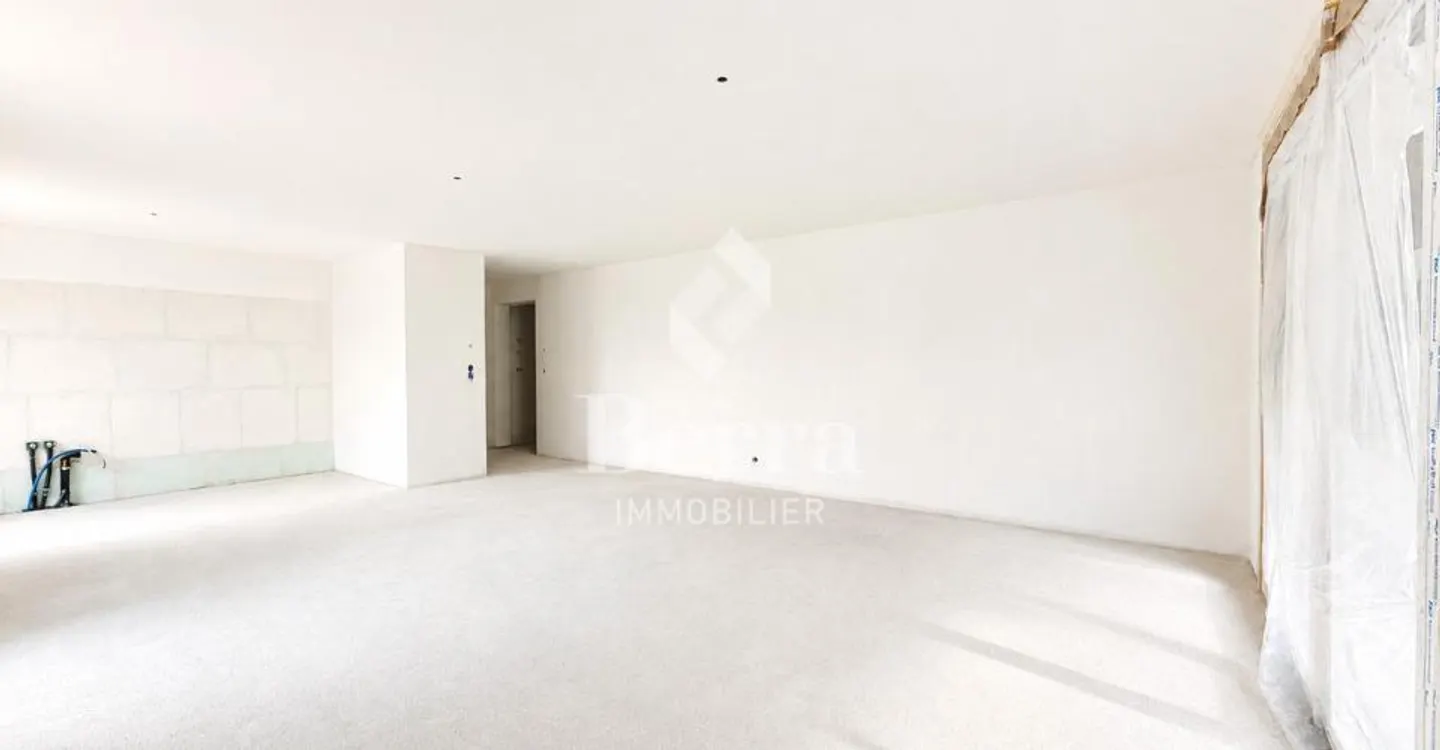 Modern Apartment in Saxon - Photo 4 of 12