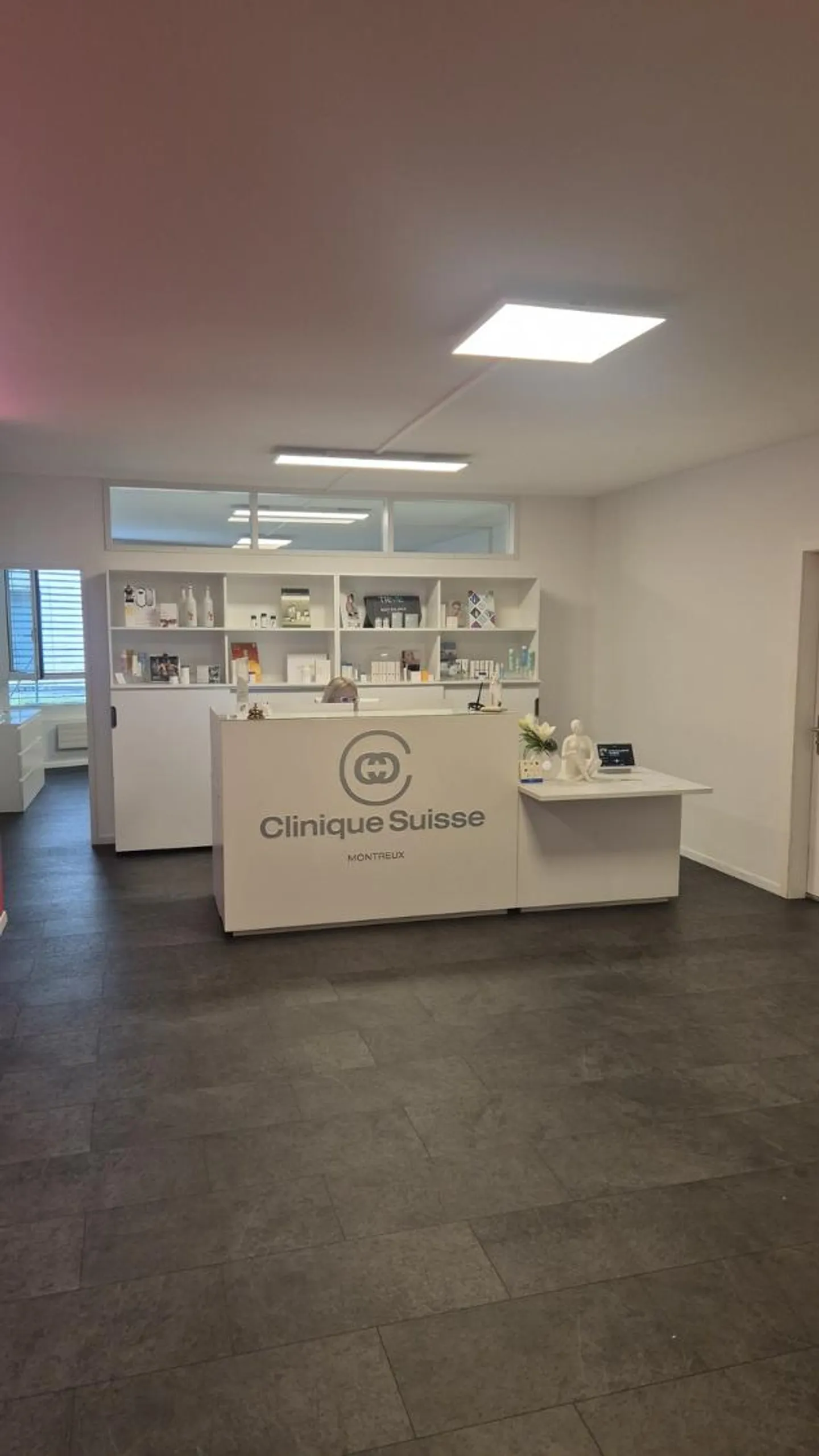 À louer - Bureau de 360m2 au cœur de Montreux ! - Photo 1 sur 6