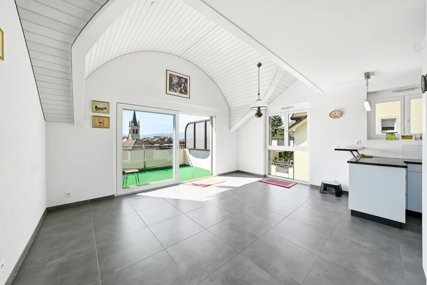 3,5-Zimmer-Penthouse-Wohnung mit freiem Blick im Stadtzentrum - Foto 4 von 26