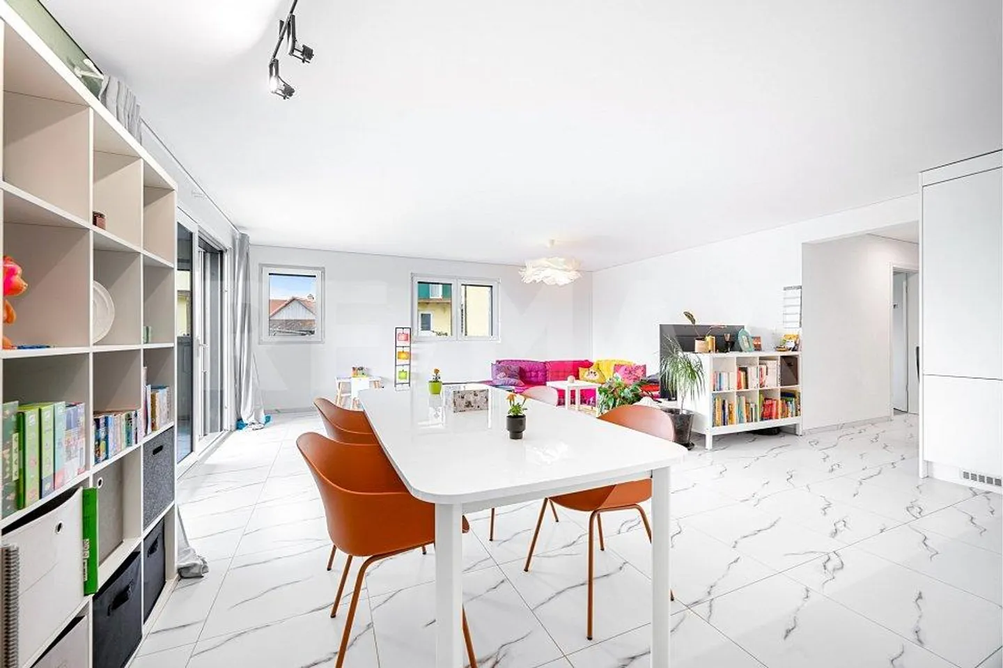 Appartamento 4.5 locali con grande giardino privato - comfort moderno... - Foto 9 di 13