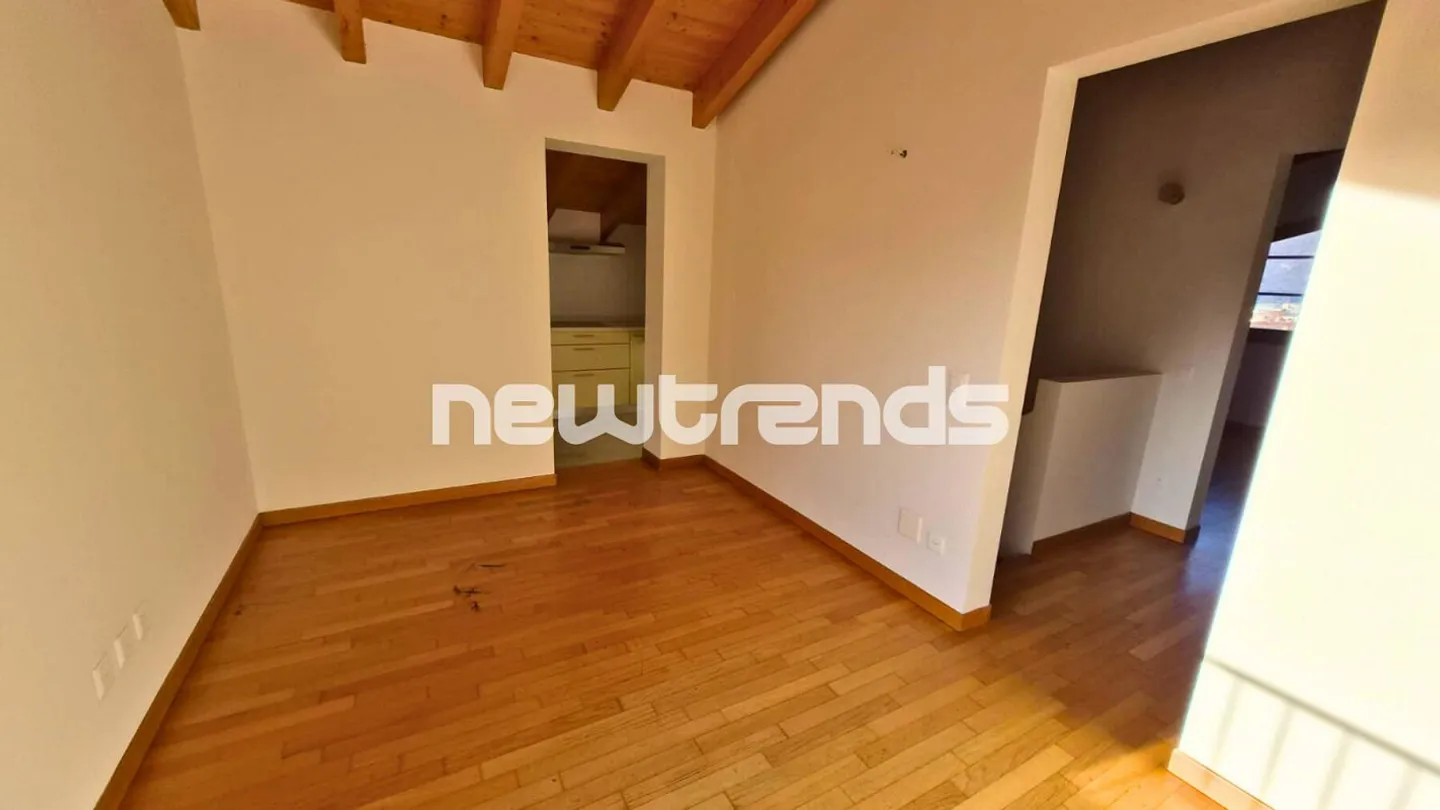 Mendrisio – 106 m² auf zwei Ebenen: modernes 2.5 Zimmer in einer Position ... - Foto 6 von 13