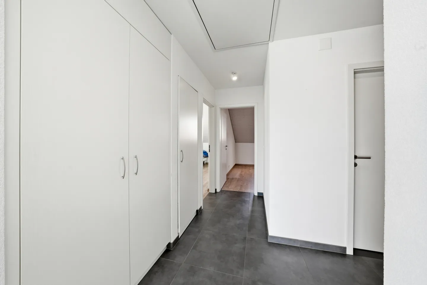 3,5-Zimmer-Penthouse-Wohnung mit freiem Blick im Stadtzentrum - Foto 20 von 26
