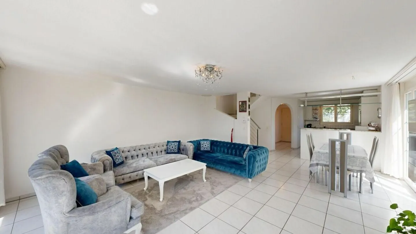 Felicità abitativa a Buchs ZH - Casa a schiera angolare con giardino da amare - Foto 2 di 29