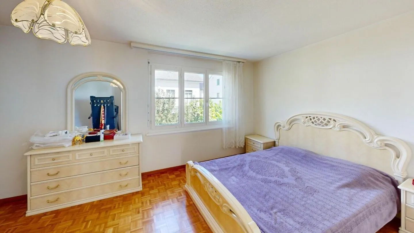 Felicità abitativa a Buchs ZH - Casa a schiera angolare con giardino da amare - Foto 9 di 29